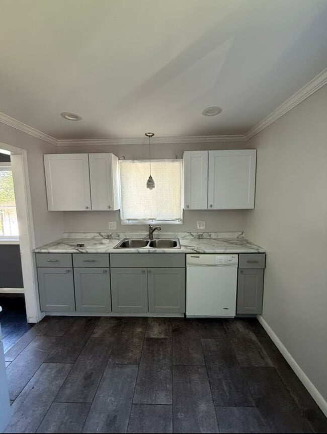 Building Photo - 8215 Crudele Dr
