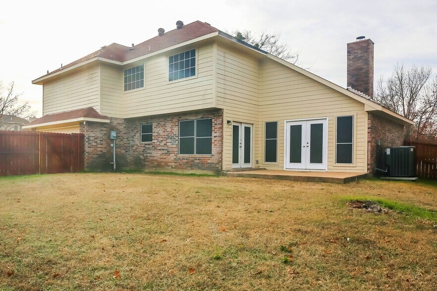 Building Photo - 2241 Collier Ct