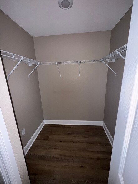 Building Photo - 1149 Sycamore St