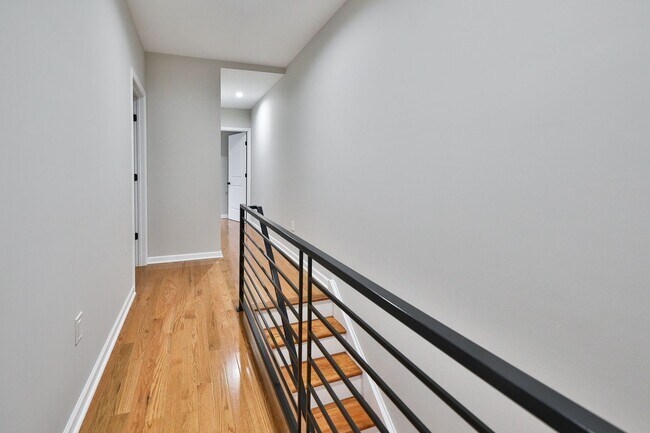 Building Photo - 1812 N Croskey St