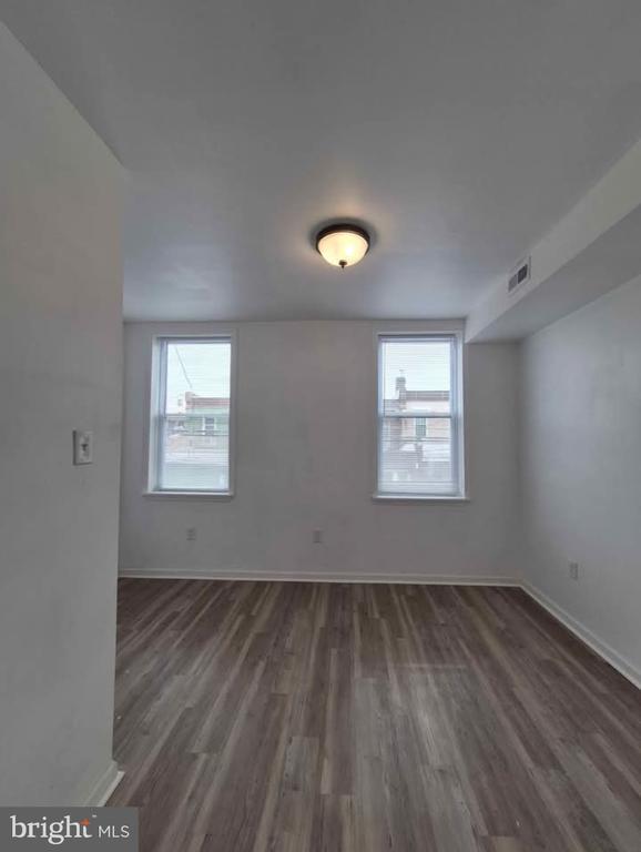 Building Photo - 1854 N Judson St