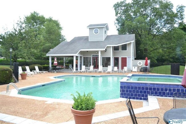 Building Photo - 1023 Stones Throw Dr NW