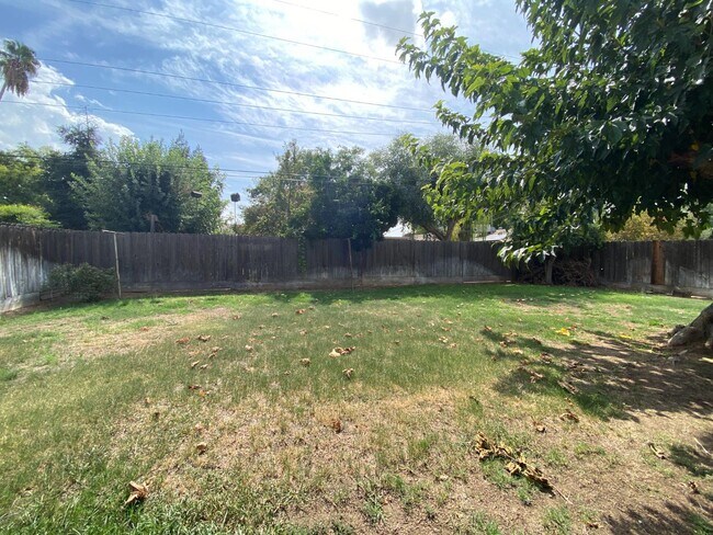 Building Photo - 2609 W Griffith Way