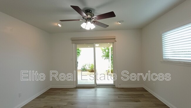 Building Photo - 255 Camino Del Cerro Grande