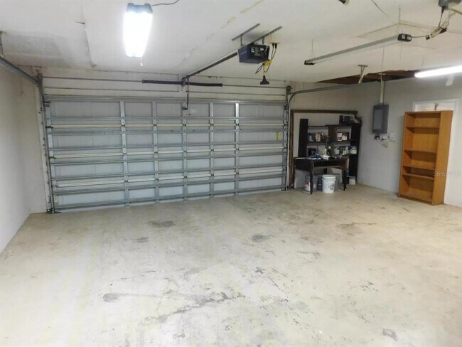 Building Photo - 902 Plum Tree Ln