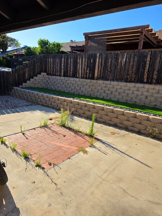 Building Photo - Quiet 3 bedroom 2 bath home in Poway in cul-de-sac in Poway school district