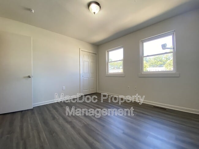 Building Photo - 813 Sledgehammer Dr