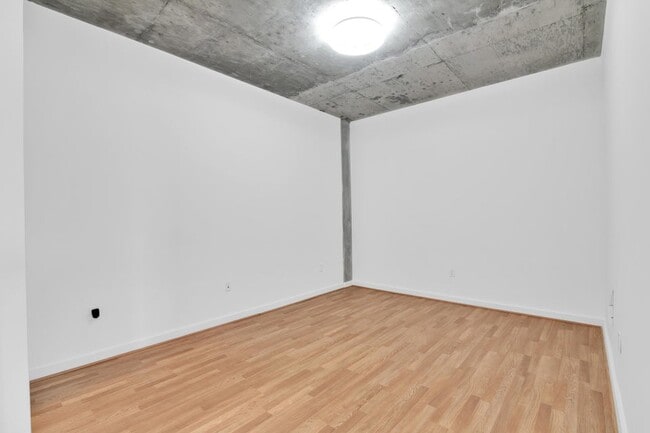 Building Photo - 300 S Australian Ave