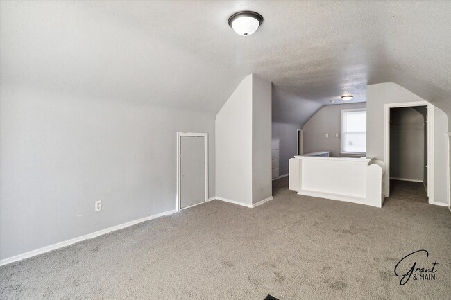 Building Photo - 3 bedroom bungalow - $1325