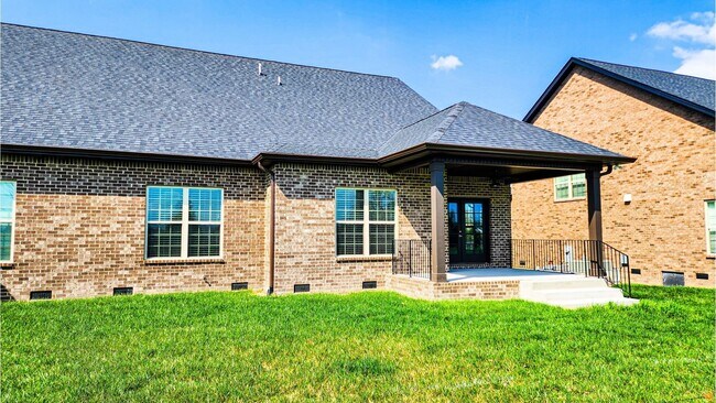 Building Photo - Elegant All-Brick Townhome in a Gated Community in Sango