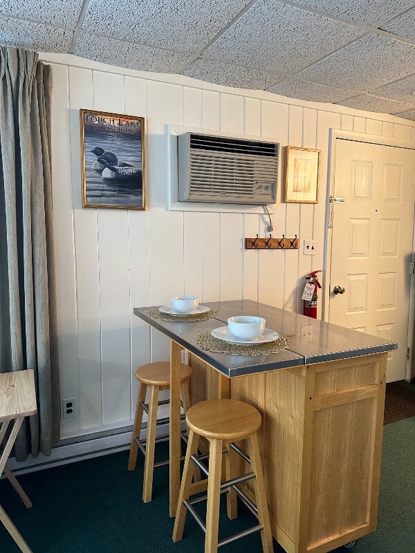 Building Photo - 5712 Shanty Creek Rd