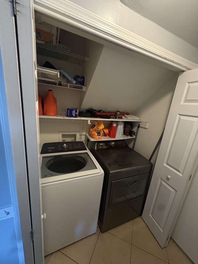 Building Photo - Andrew property