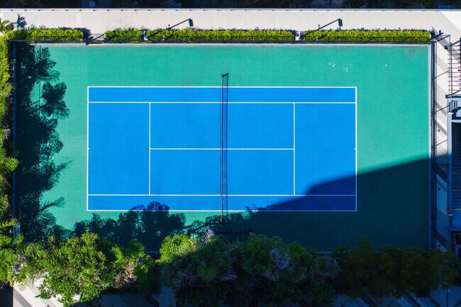 Building Photo - 101 NE 34th St