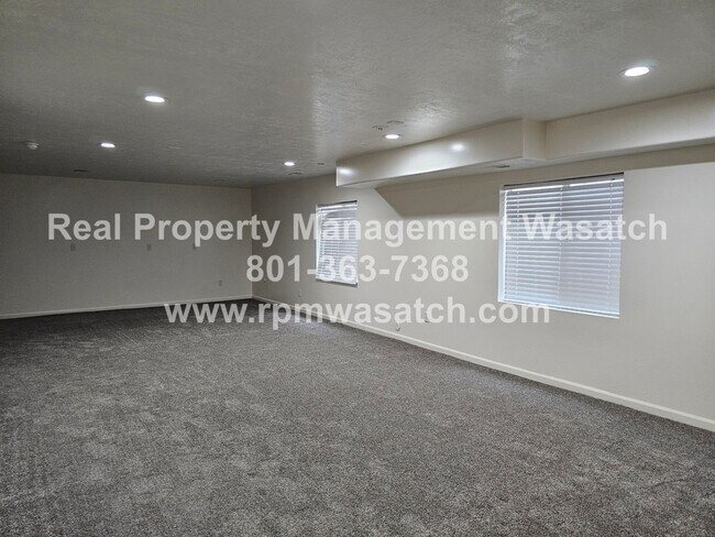 Building Photo - Come Check Out This Newly Updated 5 Bedroom 3 bathroom Home in South Jordan!