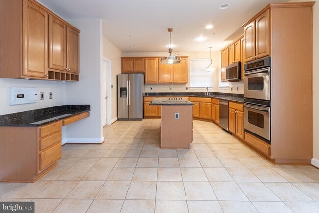 Building Photo - 3905 Woodreed Dr