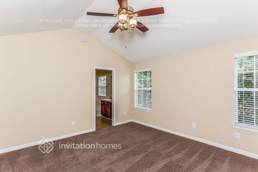 Building Photo - 124 Hidden Creek Dr