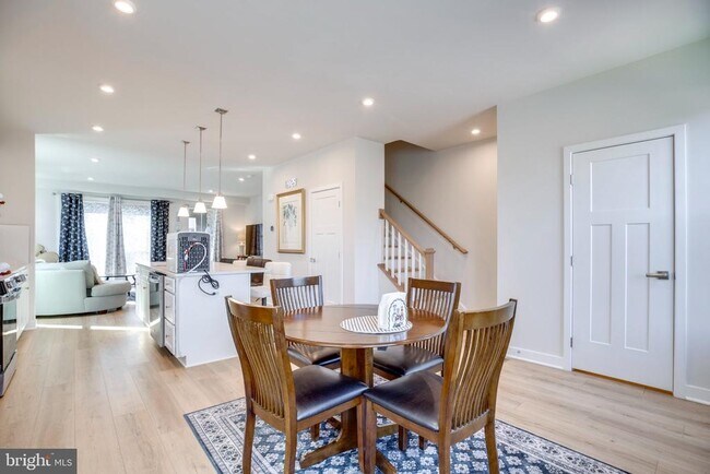 Building Photo - 4468 Sulford Ter