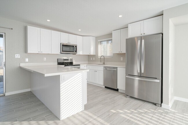 Building Photo - Stunning 3-Bedroom Home in Prime Glendale Location