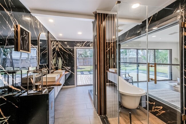 Building Photo - 7810 Nairn St