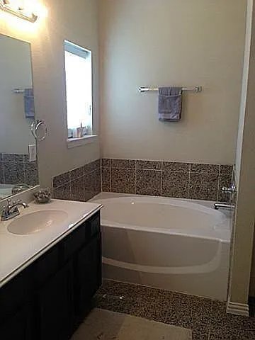 Building Photo - 209 Royal Glen Ct