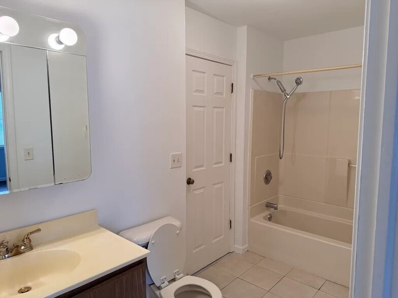 Building Photo - 1429 Oxford St