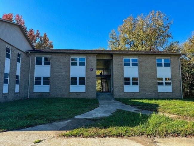 Building Photo - 204 S Clydeton Rd