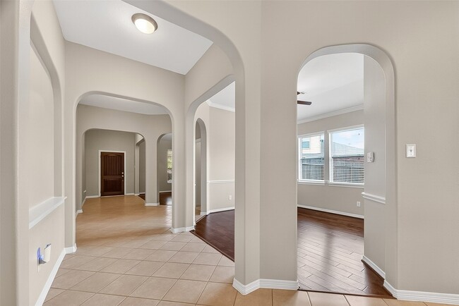 Building Photo - 3226 W Trail Dr