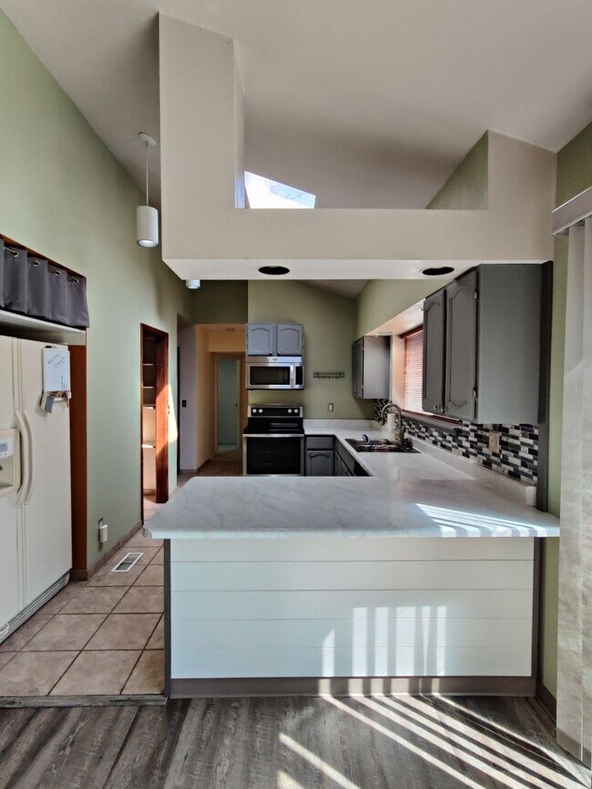 Building Photo - Your Next Home in the Heart of Richland — ...