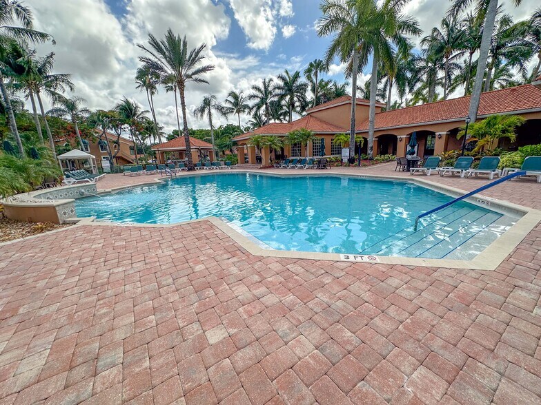 Building Photo - 1250 Wildwood Lakes Blvd