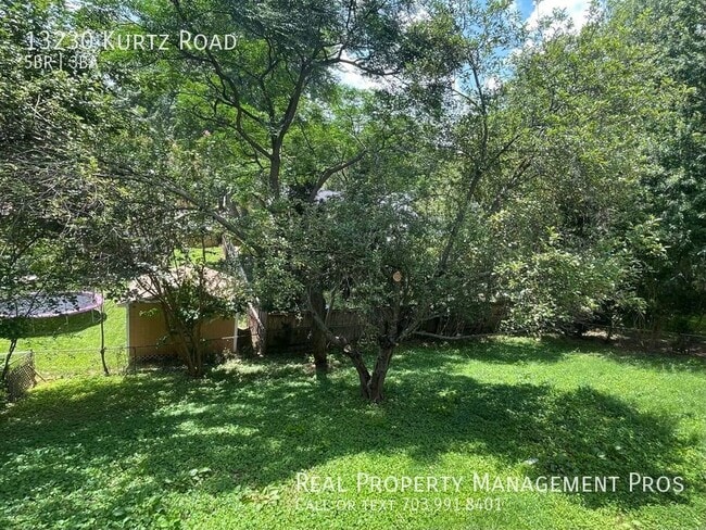 Building Photo - FIVE BEDROOM THREE FULL BATH!  UPDATES GAL...