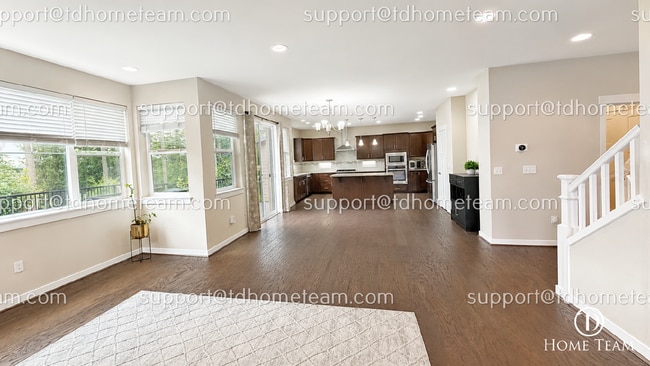 Building Photo - "Spacious 4-Bedroom Auburn Retreat with Scenic Views, Gleaming Hardwood Floors, and 3.5 Baths!"