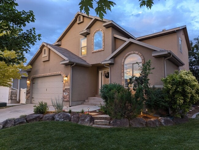 Building Photo - 5 Bedroom/3.5 Bathroom House in Lehi