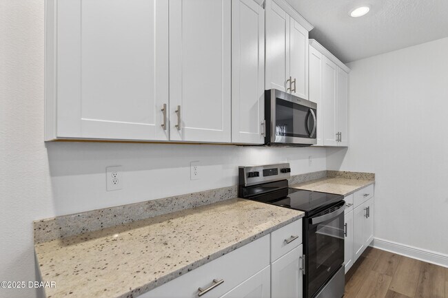 Building Photo - 284 Links Ter Blvd