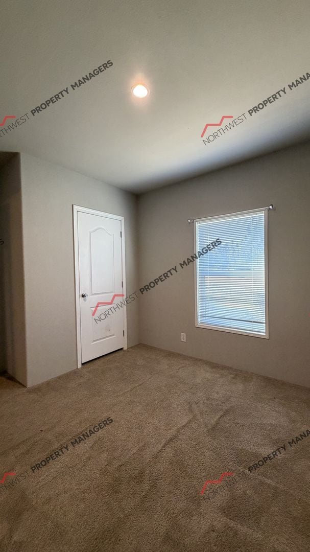 Building Photo - STATUS: *AVAILABLE* | R335 | $2295 + $100 flat rate for Electric and sewer