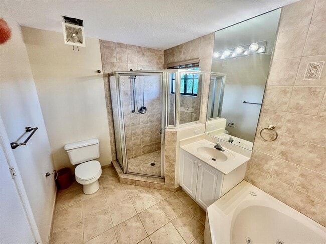 Building Photo - El Cid Court, Davie, FL 33324 - 3 BR 3 BA Townhouse