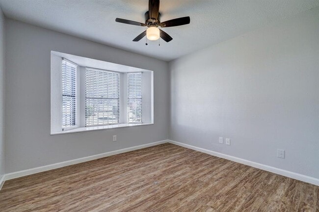 Building Photo - 15102 Jordan Oaks St