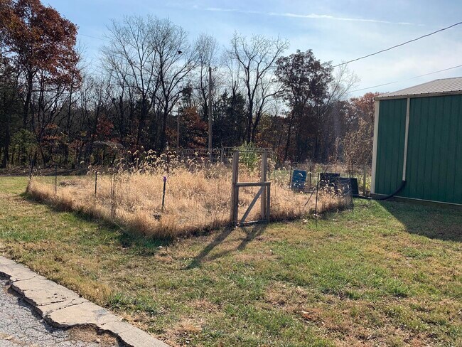 Building Photo - 5731 S Bearfield Rd