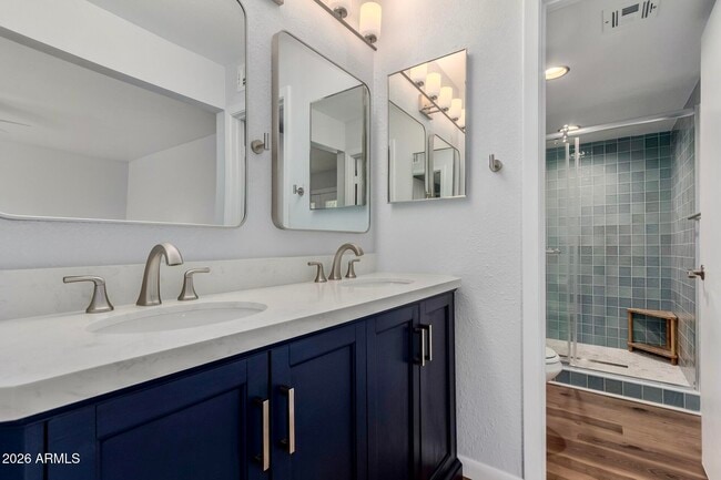 Building Photo - 10705 E Mercer Ln