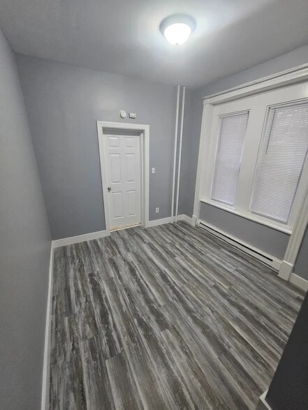 Building Photo - 134 W Douglass St