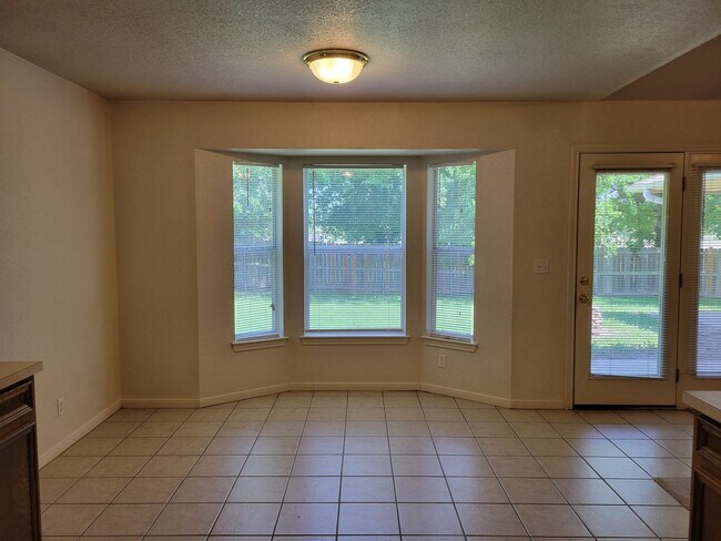 Building Photo - 4 BR 2 Bath Next to Harker Heights Communi...