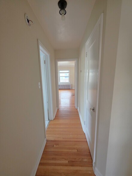 Building Photo - 2056 Bayard Ave