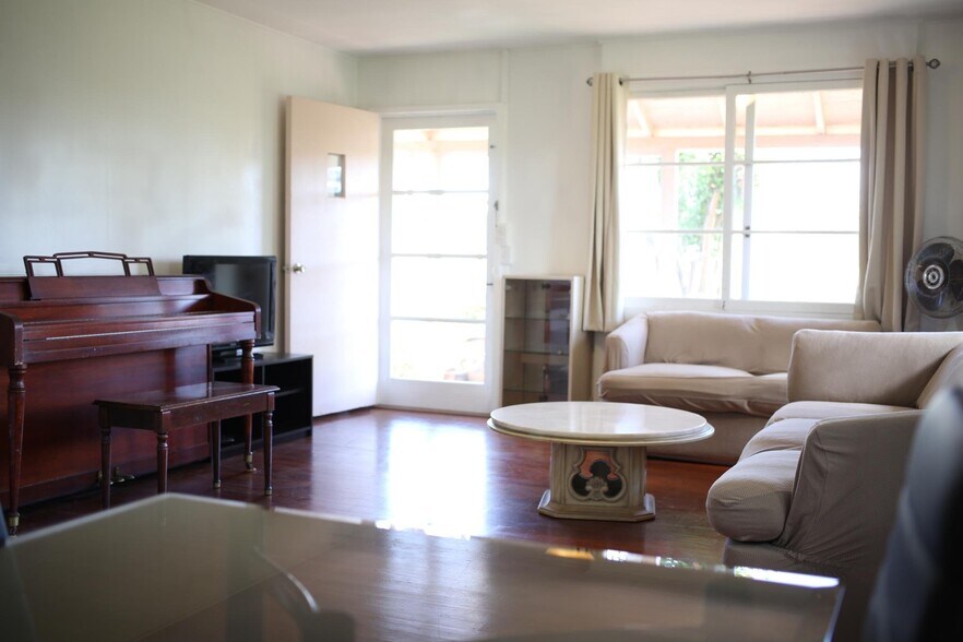 Building Photo - 320 Longley Pl