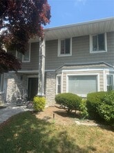 Building Photo - 528 Halevy Dr