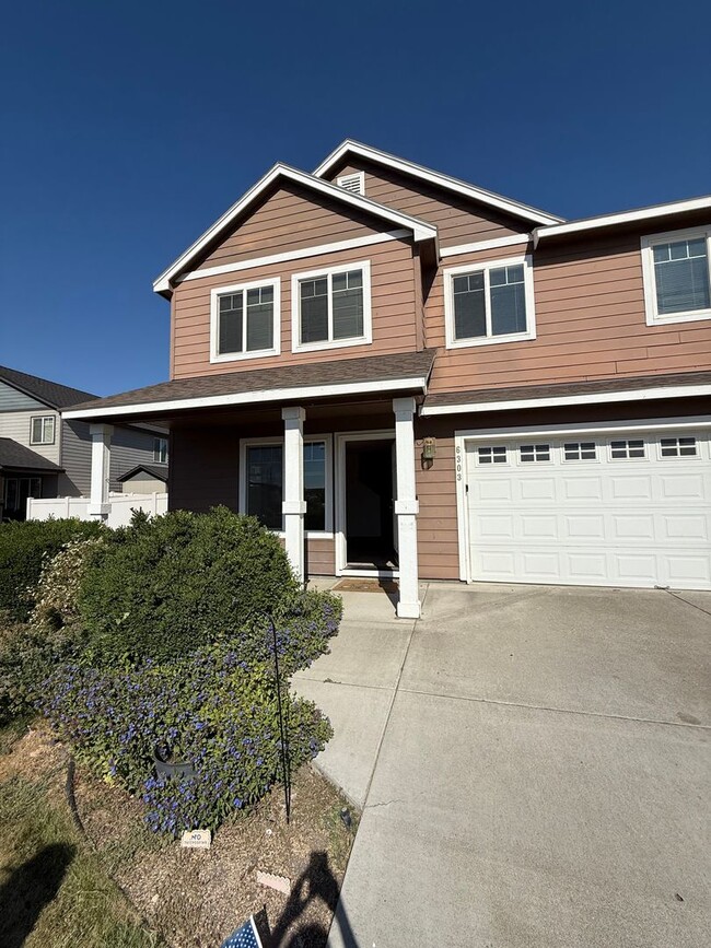 Building Photo - Spacious 4-Bedroom Rental Home in Prime Pa...