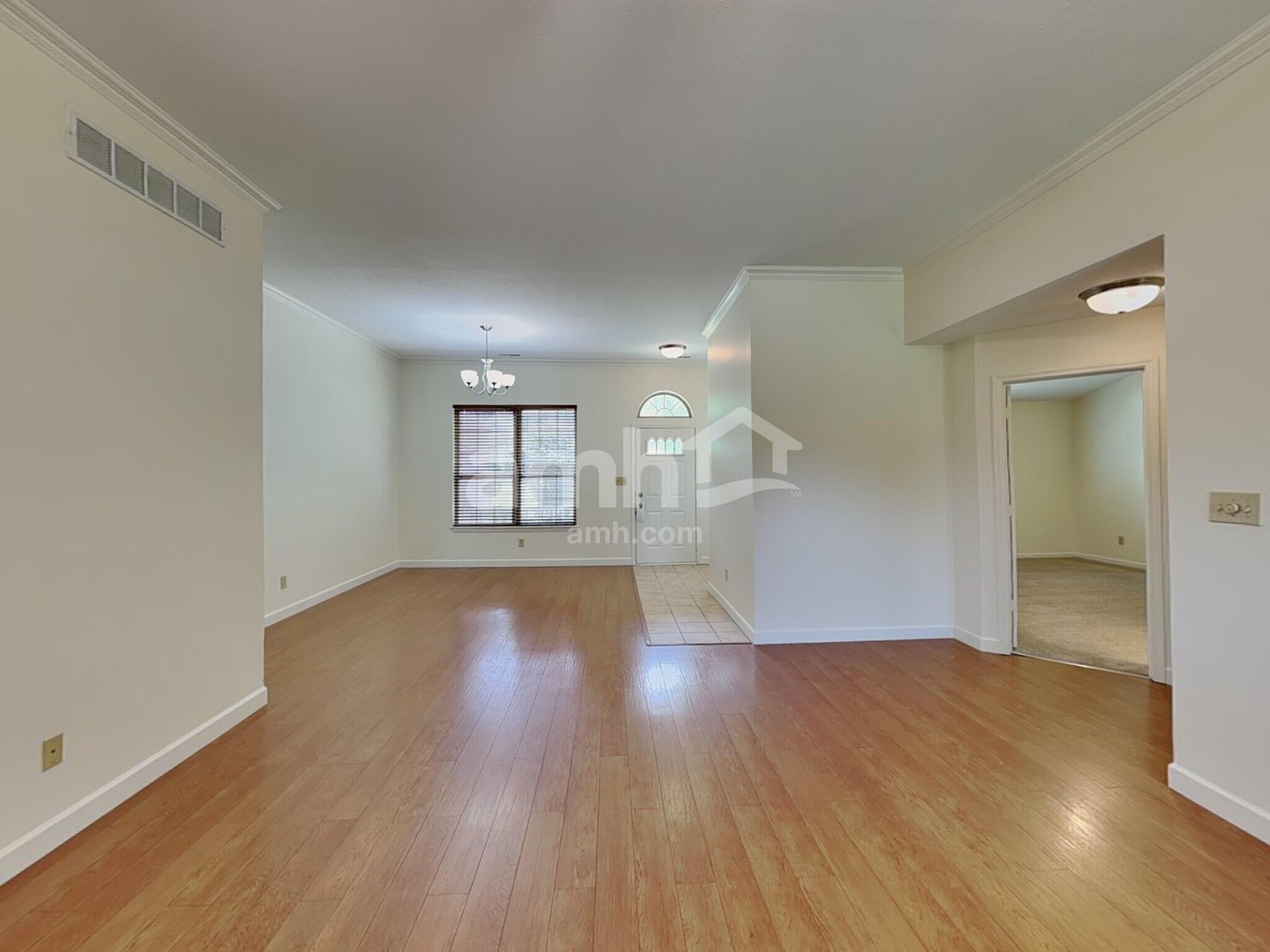 Building Photo - 559 Prince Dr