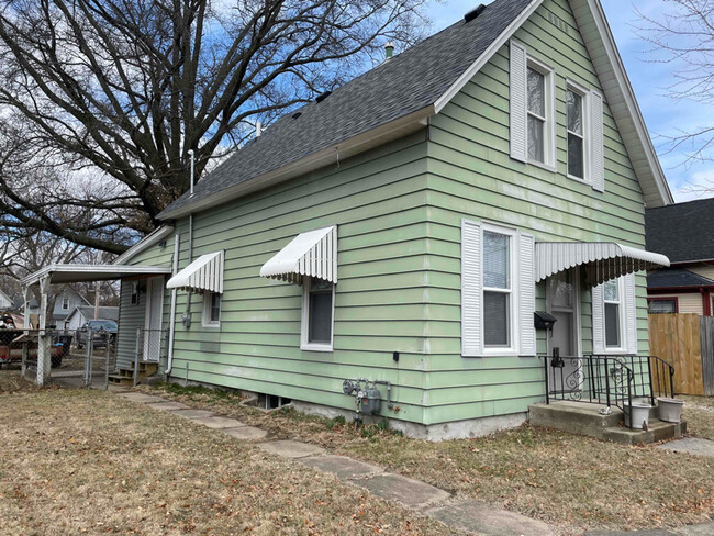 Building Photo - 1809-1813 13th St