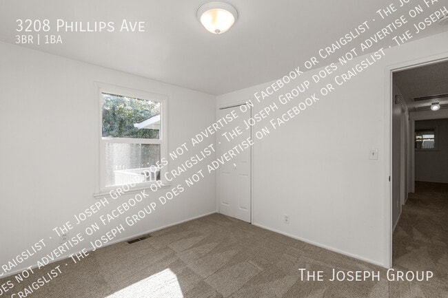 Building Photo - 3208 Phillips Ave