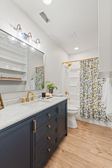 Building Photo - 3056 N Bar H Rd