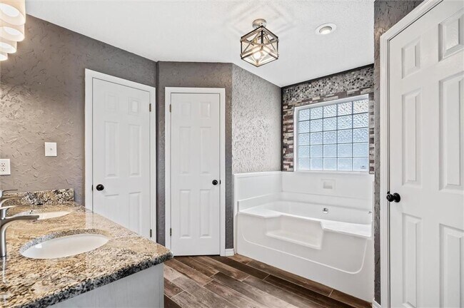 Building Photo - 3709 Seleste Dr