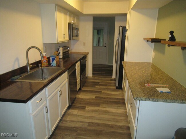 Building Photo - 127 SE 42nd St